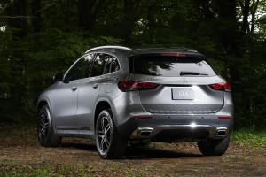 Mercedes-Benz GLA200d 4Matic Progressive Line 2020 года  (JP)